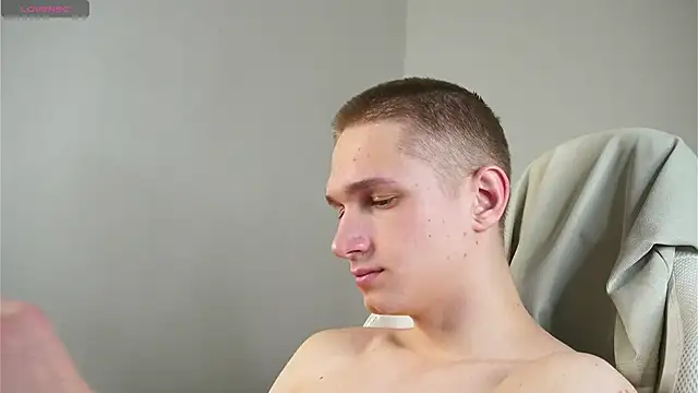 Snapshot of dustyn_fox chatting on 02.28.25 dustyn fox online show from 02.28.25