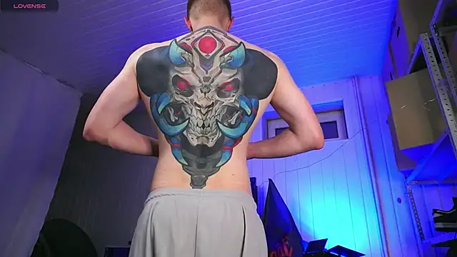 Snapshot of dustyn_fox chatting on 10.31.25 dustyn fox online show from 10.31.25