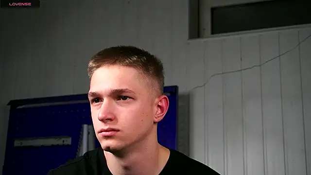 Snapshot of dustyn_fox chatting on 11.25.25 dustyn fox online show from 11.25.25