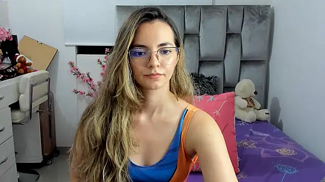 Snapshot of baby-miah chatting on 12.05.24 baby-miah online show from 12.05.24