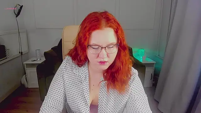 Snapshot of GeorginiaGrimes chatting on 12.12.24 GeorginiaGrimes online show from 12.12.24
