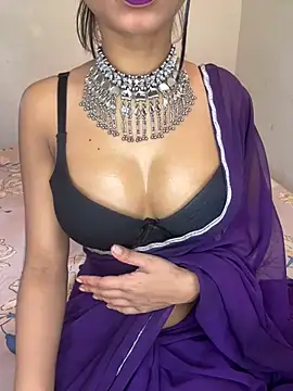 Snapshot of Hot-sexy222 chatting on 12.19.24 Hot-sexy222 online show from 12.19.24