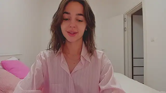 Snapshot of JudyAngil chatting on 11.11.25 JudyAngil online show from 11.11.25