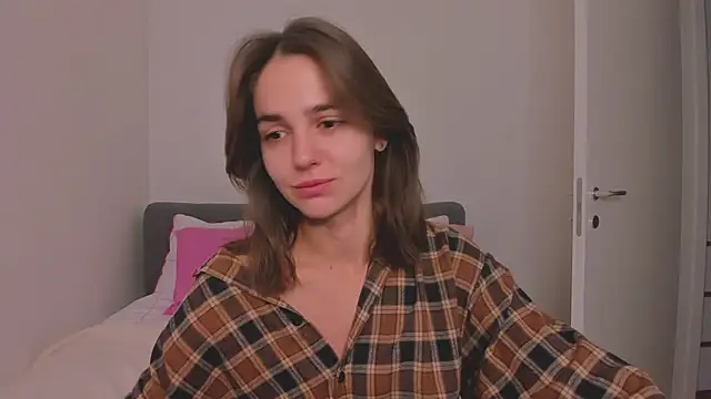 Snapshot of JudyAngil chatting on 11.27.25 JudyAngil online show from 11.27.25