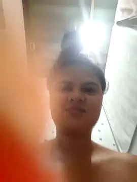 Snapshot of sexy-latin10 chatting on 09.18.25 sexy-latin10 online show from 09.18.25