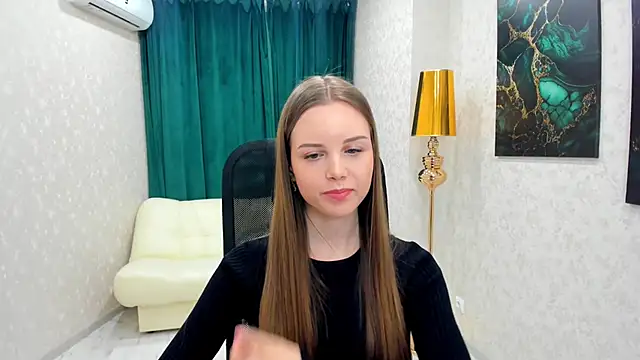 Snapshot of MileyWings chatting on 01.28.25 MileyWings online show from 01.28.25