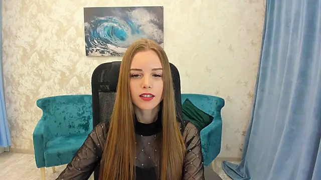 Snapshot of MileyWings chatting on 02.04.25 MileyWings online show from 02.04.25