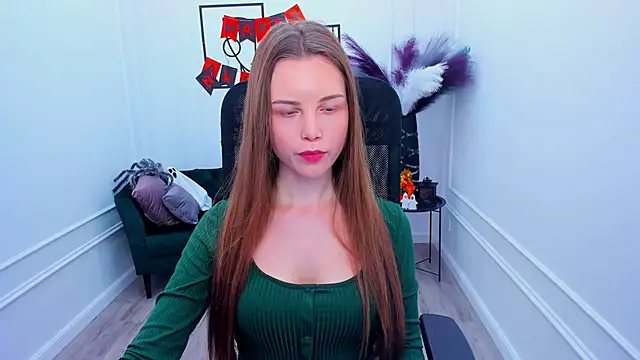 Snapshot of MileyWings chatting on 10.26.25 MileyWings online show from 10.26.25