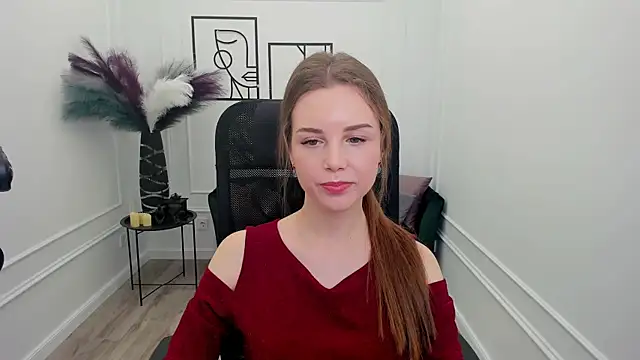 Snapshot of MileyWings chatting on 11.30.25 MileyWings online show from 11.30.25