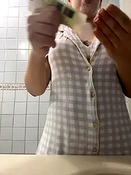 Julinha18 online show from 12.06.24