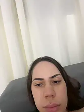 Julinha18 online show from 03.10.25