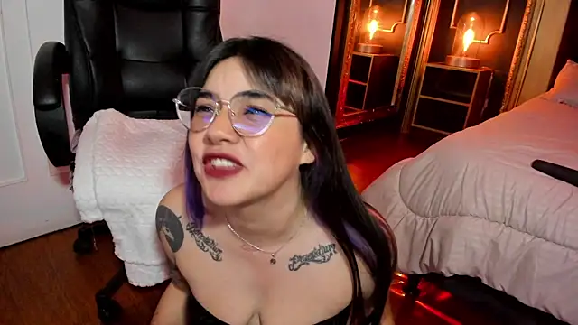 Snapshot of JeyLee chatting on 01.15.25 JeyLee online show from 01.15.25