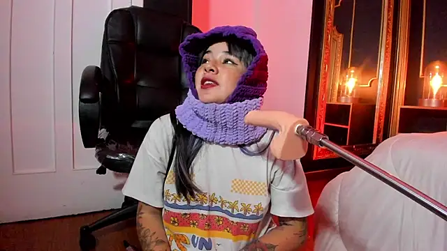 Snapshot of JeyLee chatting on 01.27.25 JeyLee online show from 01.27.25