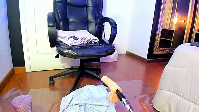 Snapshot of JeyLee chatting on 02.06.25 JeyLee online show from 02.06.25