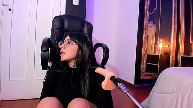 Snapshot of JeyLee chatting on 02.10.25 JeyLee online show from 02.10.25