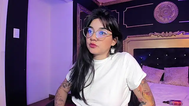 Snapshot of JeyLee chatting on 02.19.25 JeyLee online show from 02.19.25