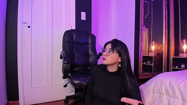 Snapshot of JeyLee chatting on 02.24.25 JeyLee online show from 02.24.25