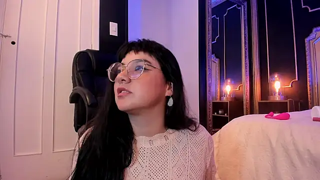 Snapshot of JeyLee chatting on 03.05.25 JeyLee online show from 03.05.25