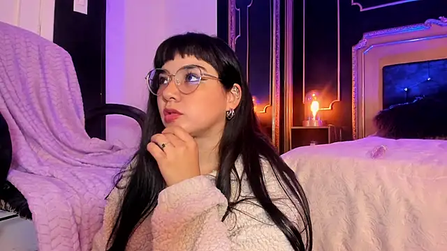 Snapshot of JeyLee chatting on 03.06.25 JeyLee online show from 03.06.25