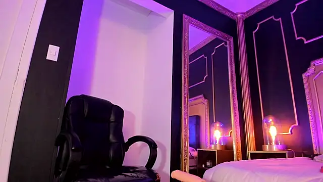 Snapshot of JeyLee chatting on 03.14.25 JeyLee online show from 03.14.25