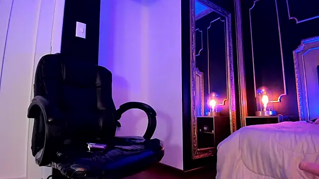 Snapshot of JeyLee chatting on 03.21.25 JeyLee online show from 03.21.25