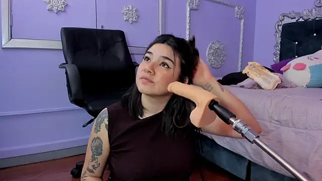 Snapshot of JeyLee chatting on 11.07.25 JeyLee online show from 11.07.25