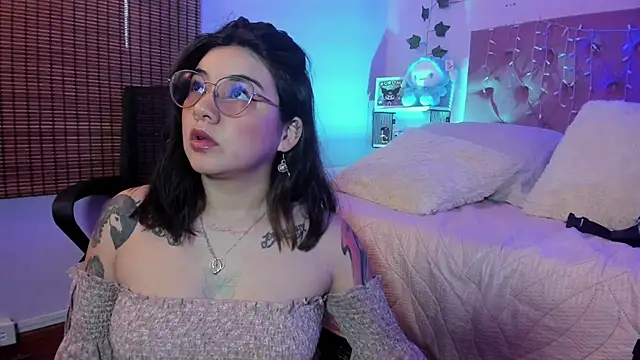 Snapshot of JeyLee chatting on 11.11.25 JeyLee online show from 11.11.25