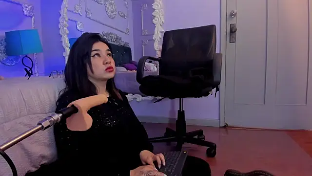 Snapshot of JeyLee chatting on 11.14.25 JeyLee online show from 11.14.25