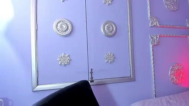 Snapshot of JeyLee chatting on 11.27.25 JeyLee online show from 11.27.25