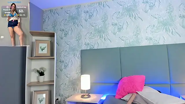 Snapshot of janecullen chatting on 11.30.25 janecullen online show from 11.30.25