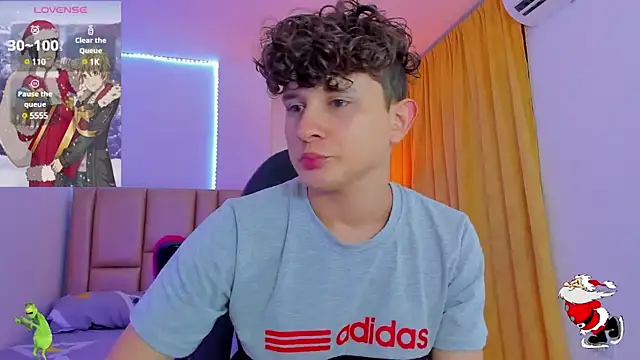 Snapshot of Nathan_Bluee chatting on 12.26.24 Nathan Bluee online show from 12.26.24