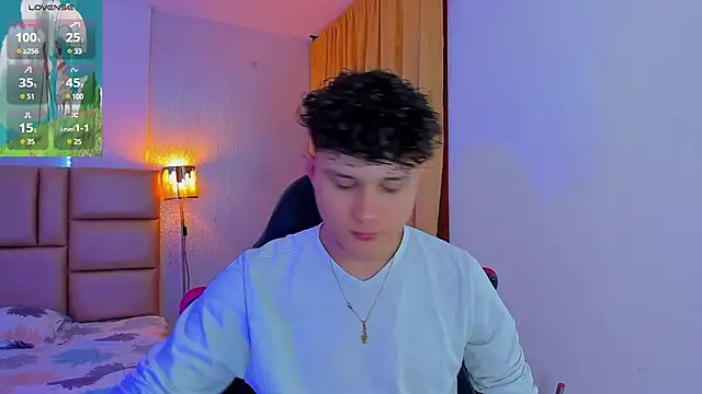 Snapshot of Nathan_Bluee chatting on 03.03.25 Nathan Bluee online show from 03.03.25