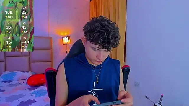 Snapshot of Nathan_Bluee chatting on 03.04.25 Nathan Bluee online show from 03.04.25