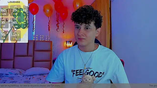 Snapshot of Nathan_Bluee chatting on 03.19.25 Nathan Bluee online show from 03.19.25