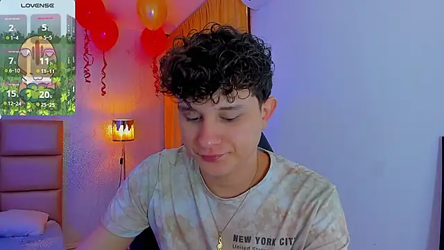 Snapshot of Nathan_Bluee chatting on 03.21.25 Nathan Bluee online show from 03.21.25