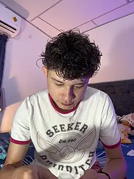 Snapshot of Nathan_Bluee chatting on 11.11.25 Nathan Bluee online show from 11.11.25