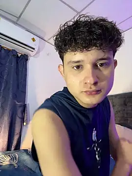 Snapshot of Nathan_Bluee chatting on 11.12.25 Nathan Bluee online show from 11.12.25