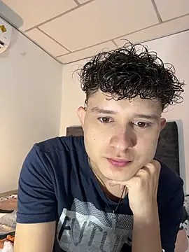 Snapshot of Nathan_Bluee chatting on 11.19.25 Nathan Bluee online show from 11.19.25