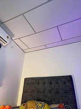 Snapshot of Nathan_Bluee chatting on 11.22.25 Nathan Bluee online show from 11.22.25