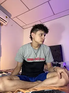 Snapshot of Nathan_Bluee chatting on 11.26.25 Nathan Bluee online show from 11.26.25