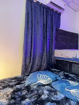 Snapshot of Nathan_Bluee chatting on 11.28.25 Nathan Bluee online show from 11.28.25