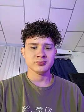 Snapshot of Nathan_Bluee chatting on 12.05.25 Nathan Bluee online show from 12.05.25