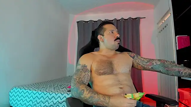 FreeLoveCouple online show from 12.02.25