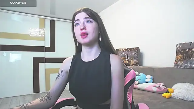Luxuryalma online show from 06.19.26