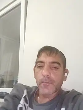 Snapshot of Egemen2245 chatting on 11.25.25 Egemen2245 online show from 11.25.25