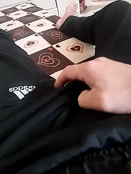 Snapshot of Egemen2245 chatting on 12.18.25 Egemen2245 online show from 12.18.25