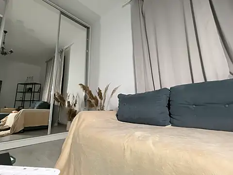 Snapshot of Kat_kate chatting on 02.10.25 Kat kate online show from 02.10.25