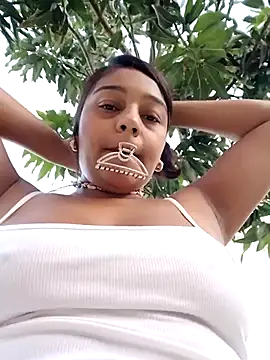 Snapshot of anaesca chatting on 02.14.25 anaesca online show from 02.14.25