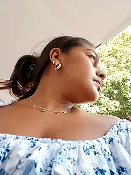 Snapshot of anaesca chatting on 02.19.25 anaesca online show from 02.19.25