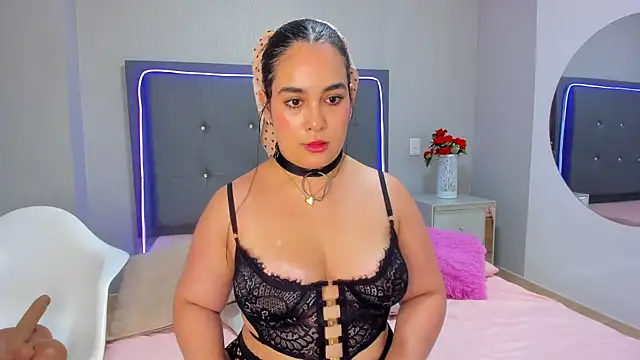 Snapshot of emma_lye chatting on 11.13.25 emma lye online show from 11.13.25